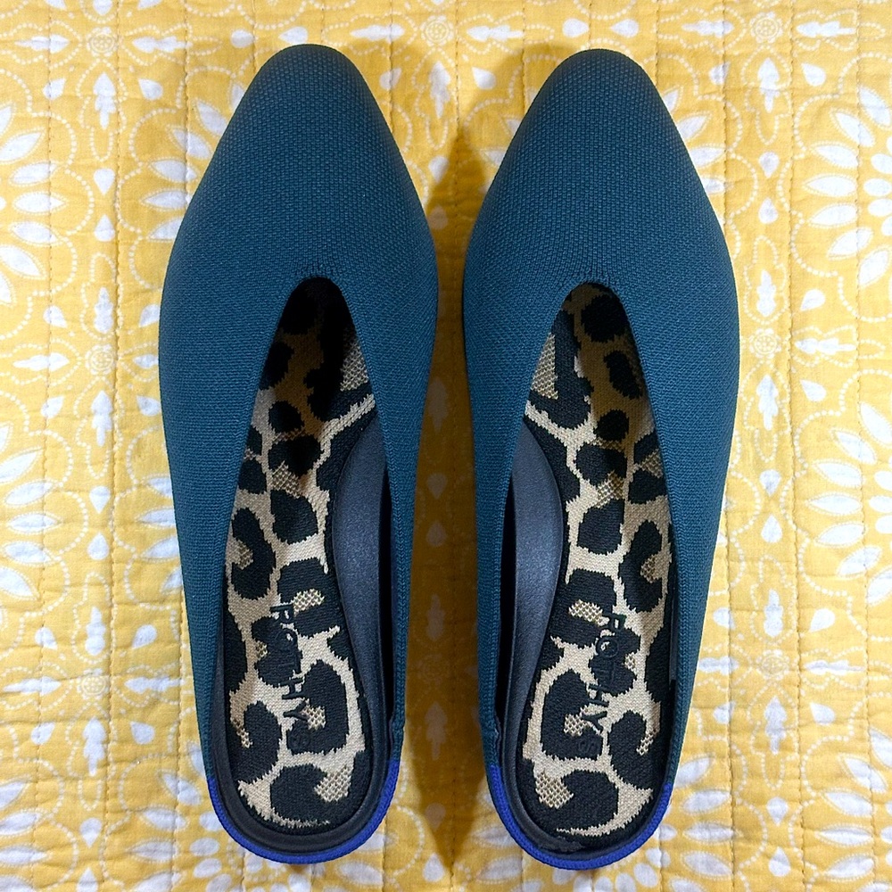 Stylish Women's Rothy’s in Teal